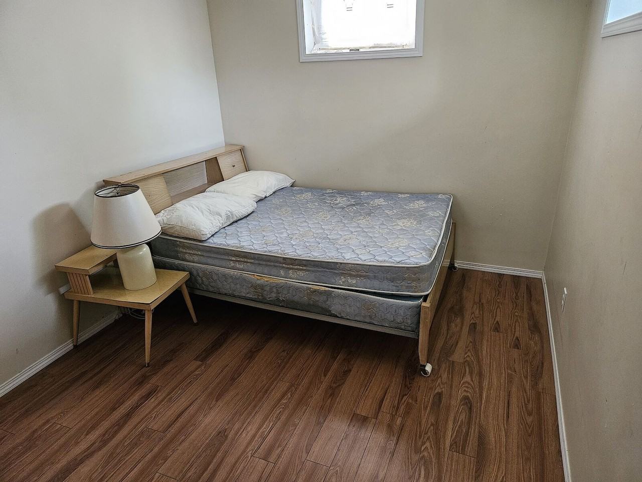 2048 43 St Nw - Photo 4 of 8