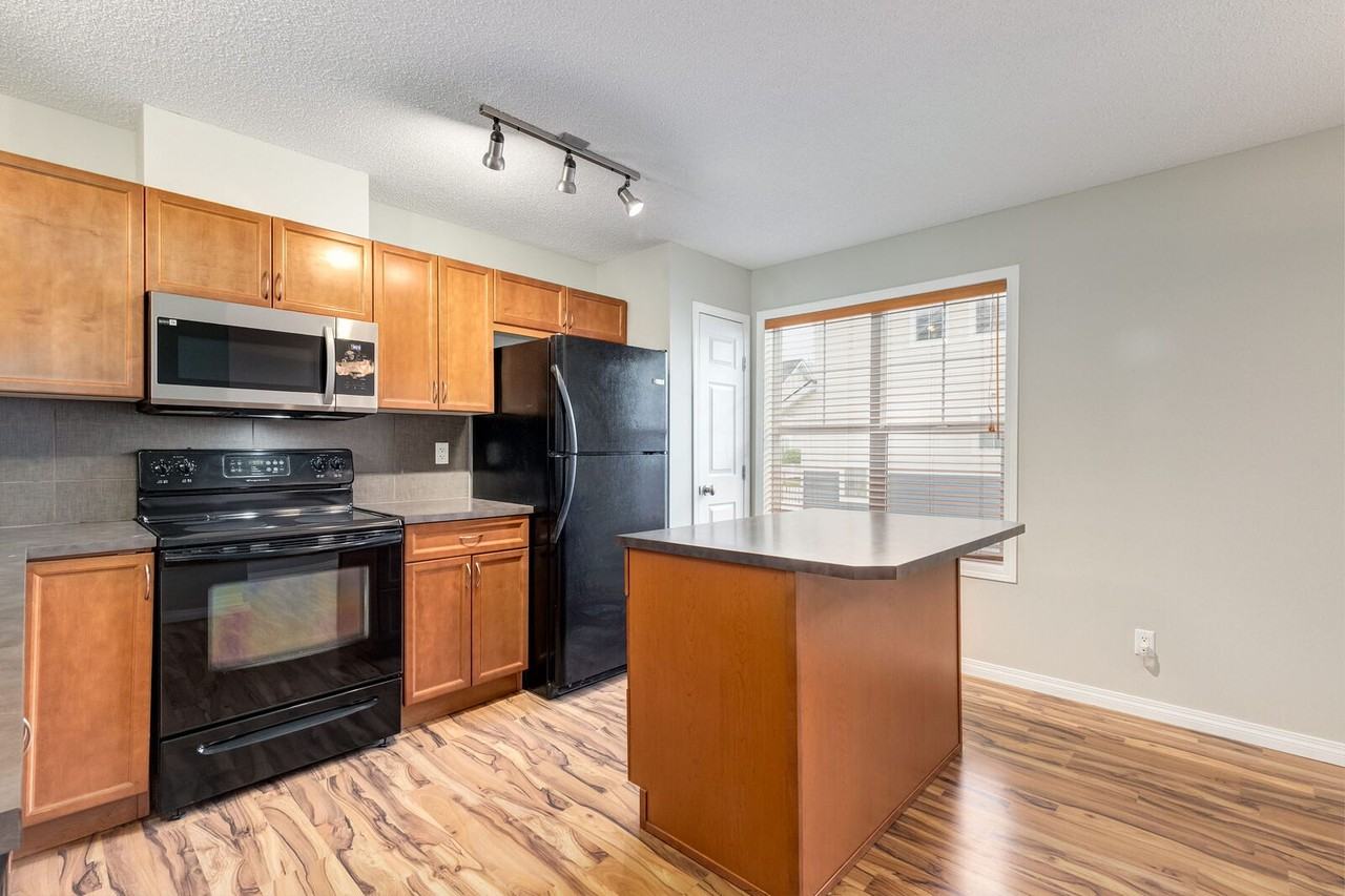 3294 New Brighton Gdns Se - Photo 6 of 18