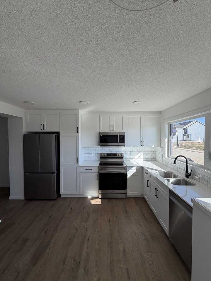 20772 - 21010 24 Ave Nw - Photo 2 of 25