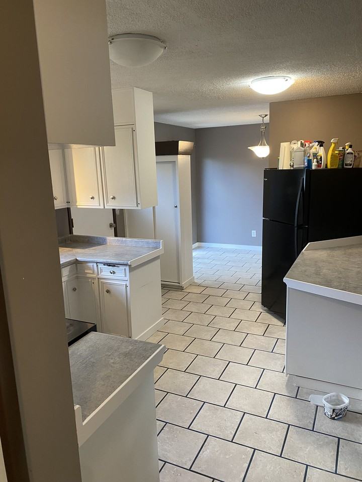 1220 19 St Ne - Photo 3 of 16