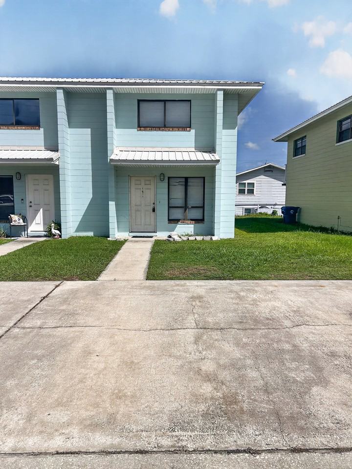 348 Tarpon Ave #1 - Photo 2 of 15