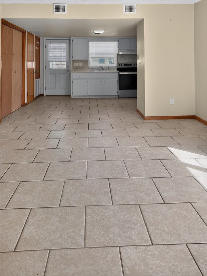 348 Tarpon Ave #1 - Photo 3 of 15
