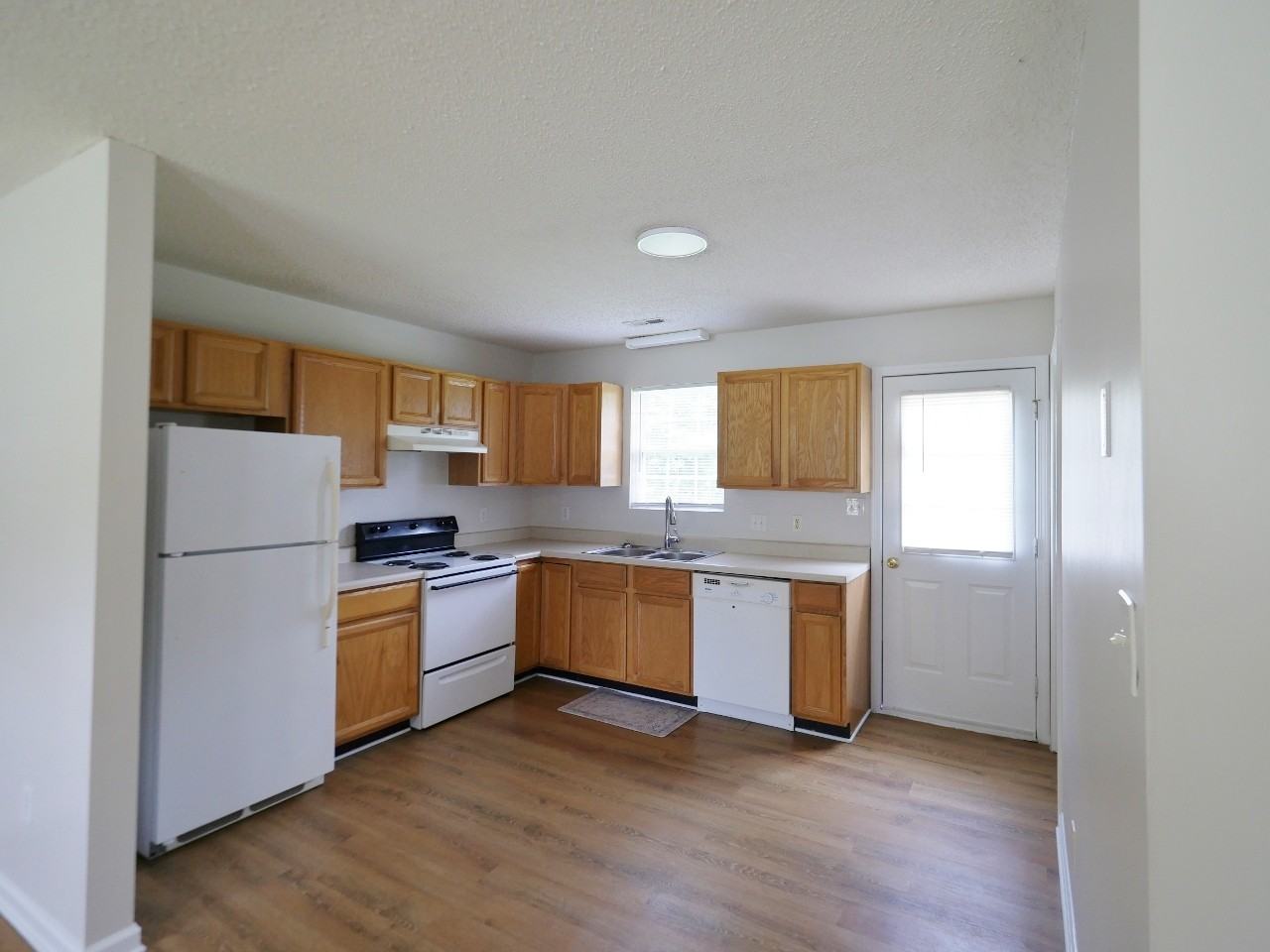1484 Peregrine Dr #NA - Photo 3 of 7