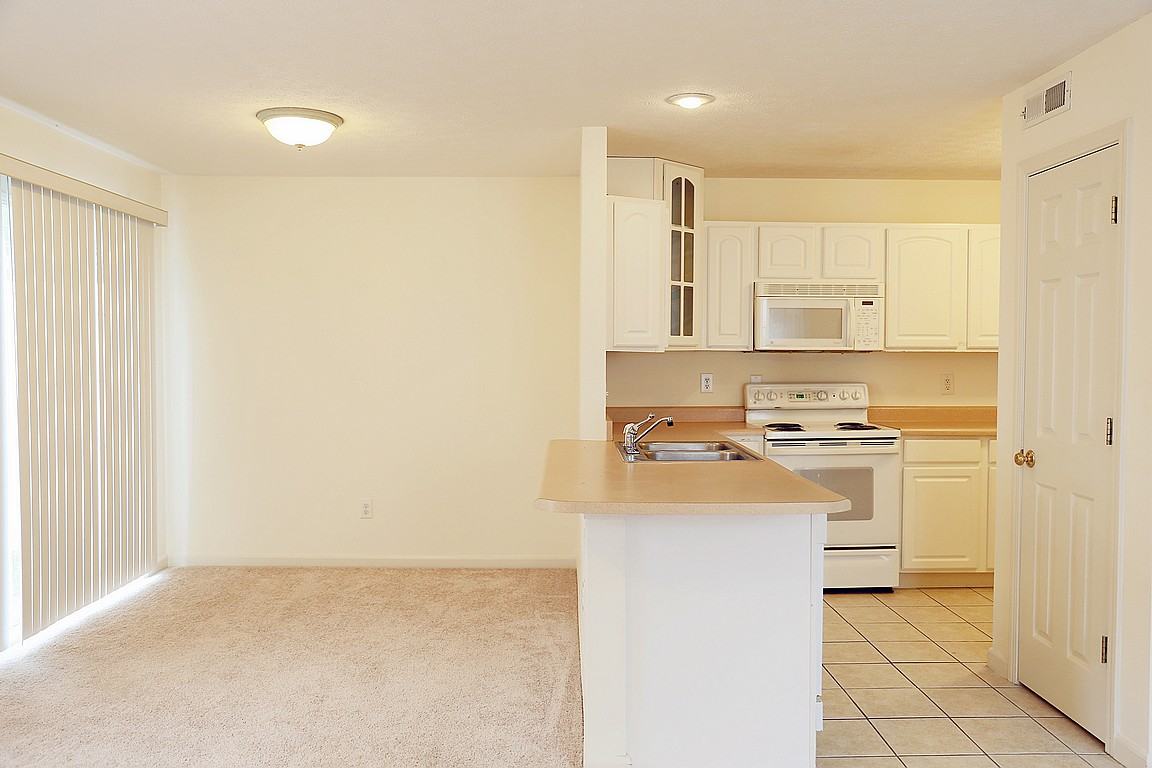 E Oaklawn Ct #2626 - Photo 2 of 16