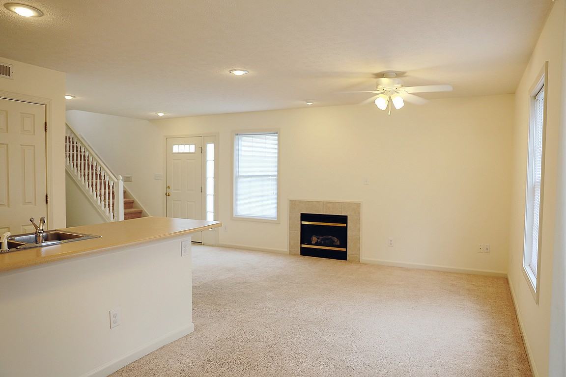 E Oaklawn Ct #2626 - Photo 4 of 16