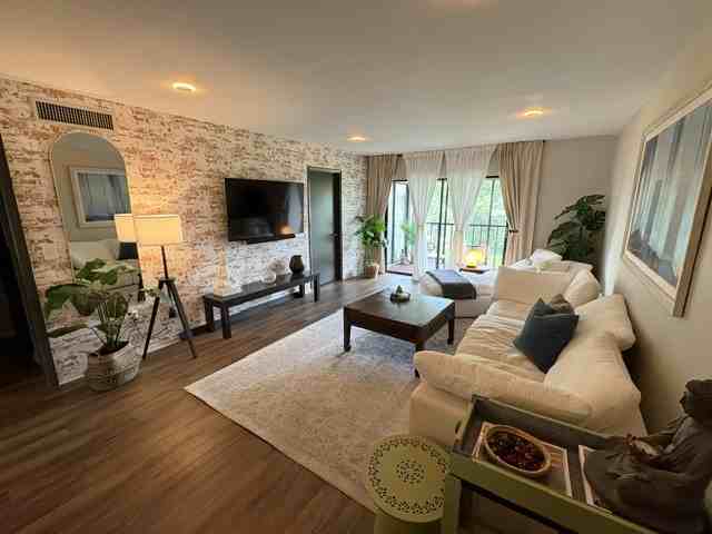 112 Windward Pl #112