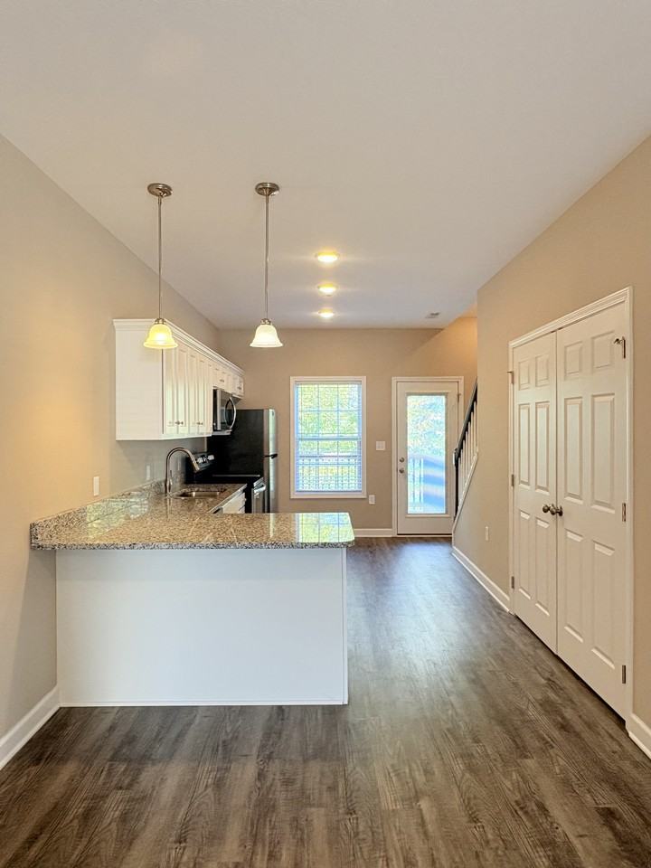 258 Spring Creek Ave #C - Photo 4 of 18