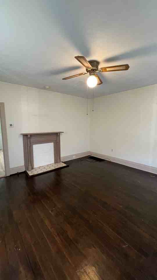 327 Elizabeth St #NA - Photo 3 of 18