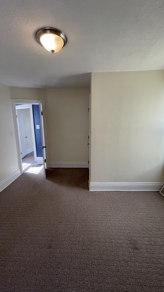 327 Elizabeth St #NA - Photo 6 of 18