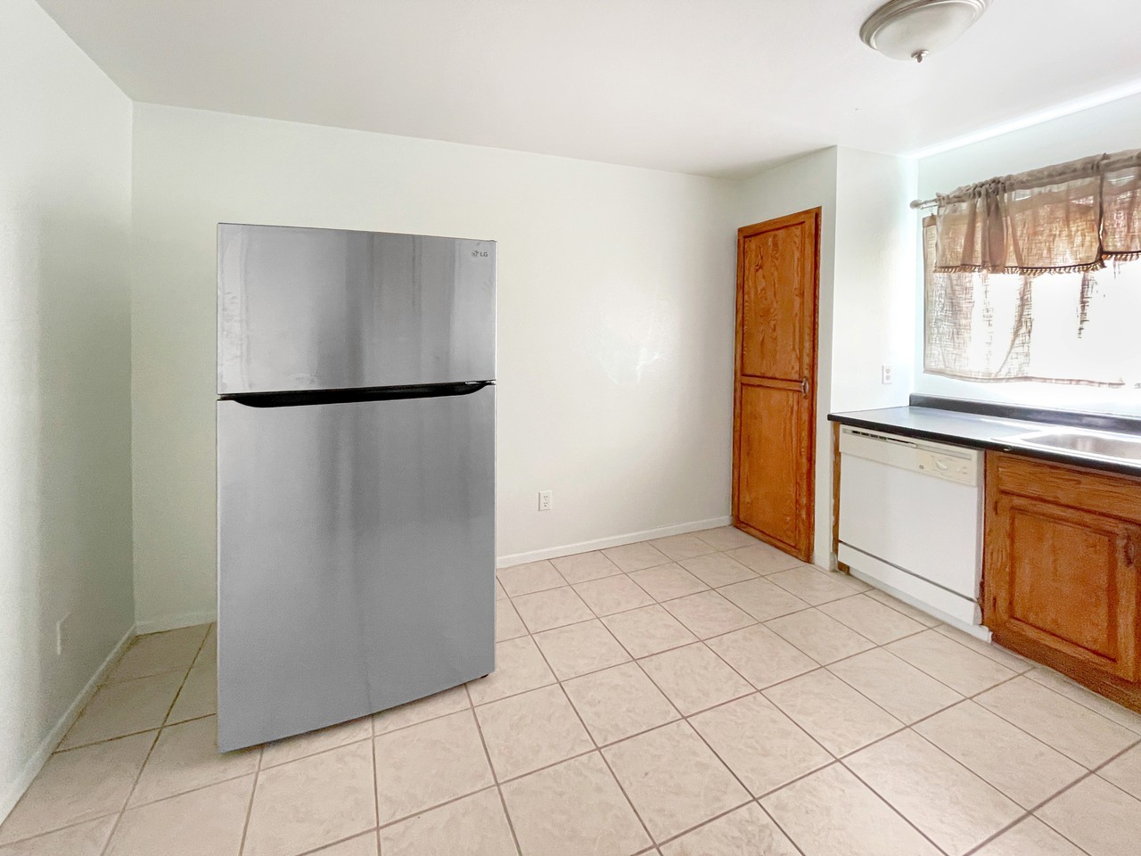 5709 Willowcrest Ave #A - Photo 5 of 11