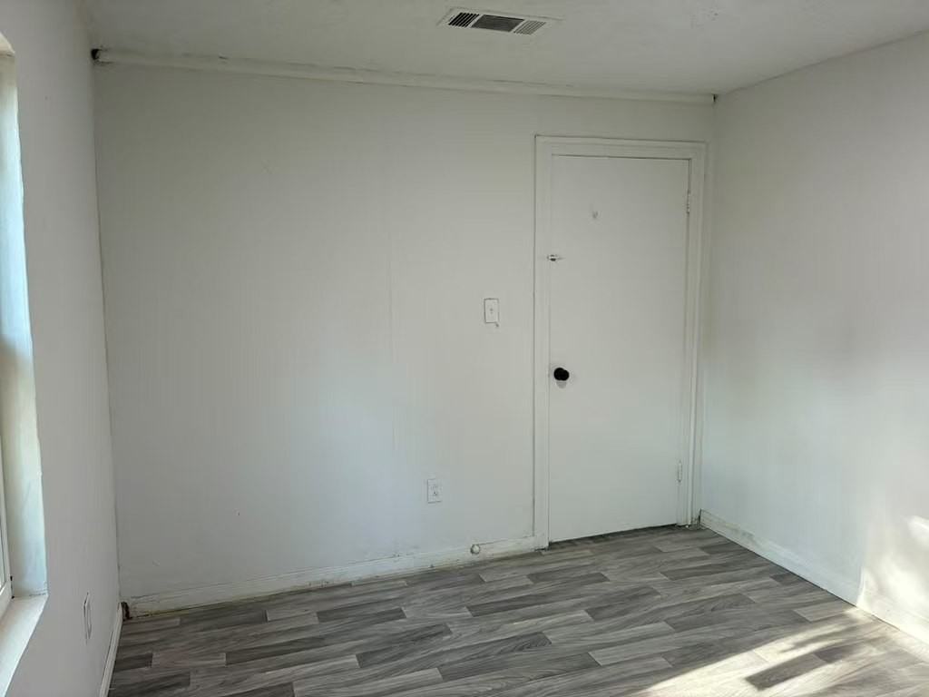 1302 Thomas Ave #NA - Photo 3 of 23