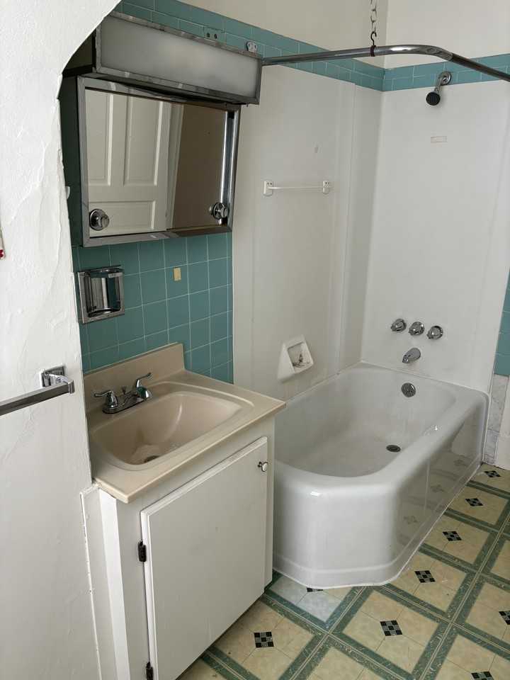 6135 Jackson St #4 - Photo 5 of 20