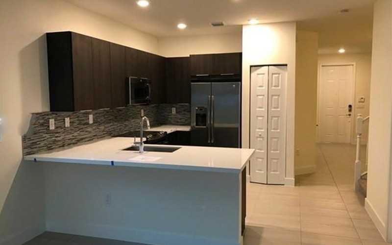 8878 Nw 103rd Ave #8878 - Photo 4 of 16