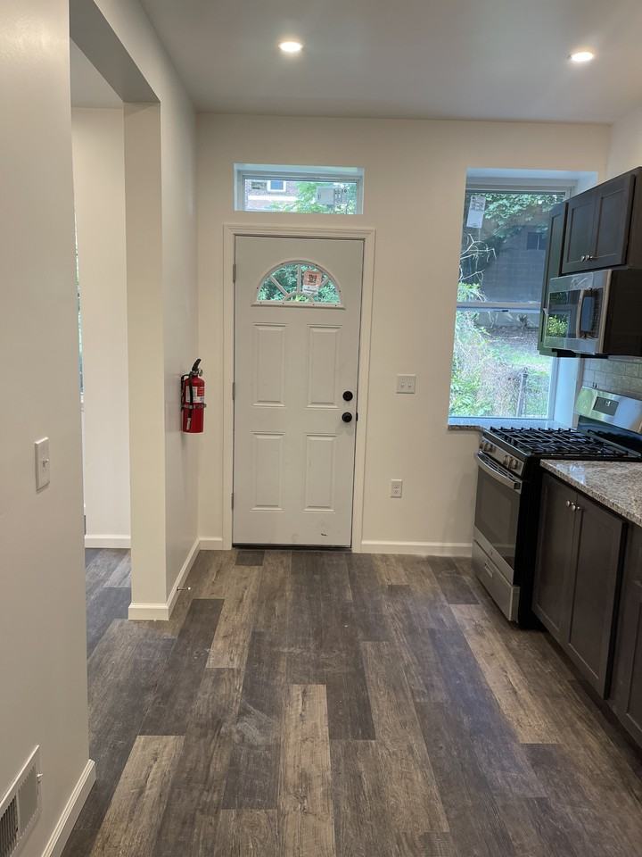 923 Bryn Mawr Rd #1 - Photo 2 of 12