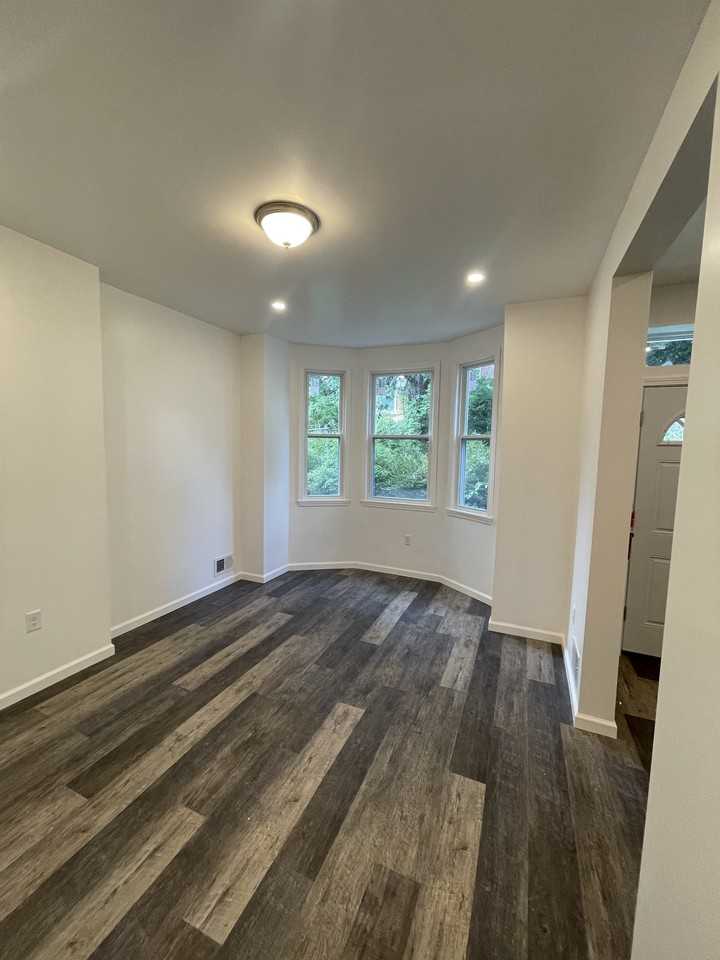 923 Bryn Mawr Rd #1 - Photo 6 of 12