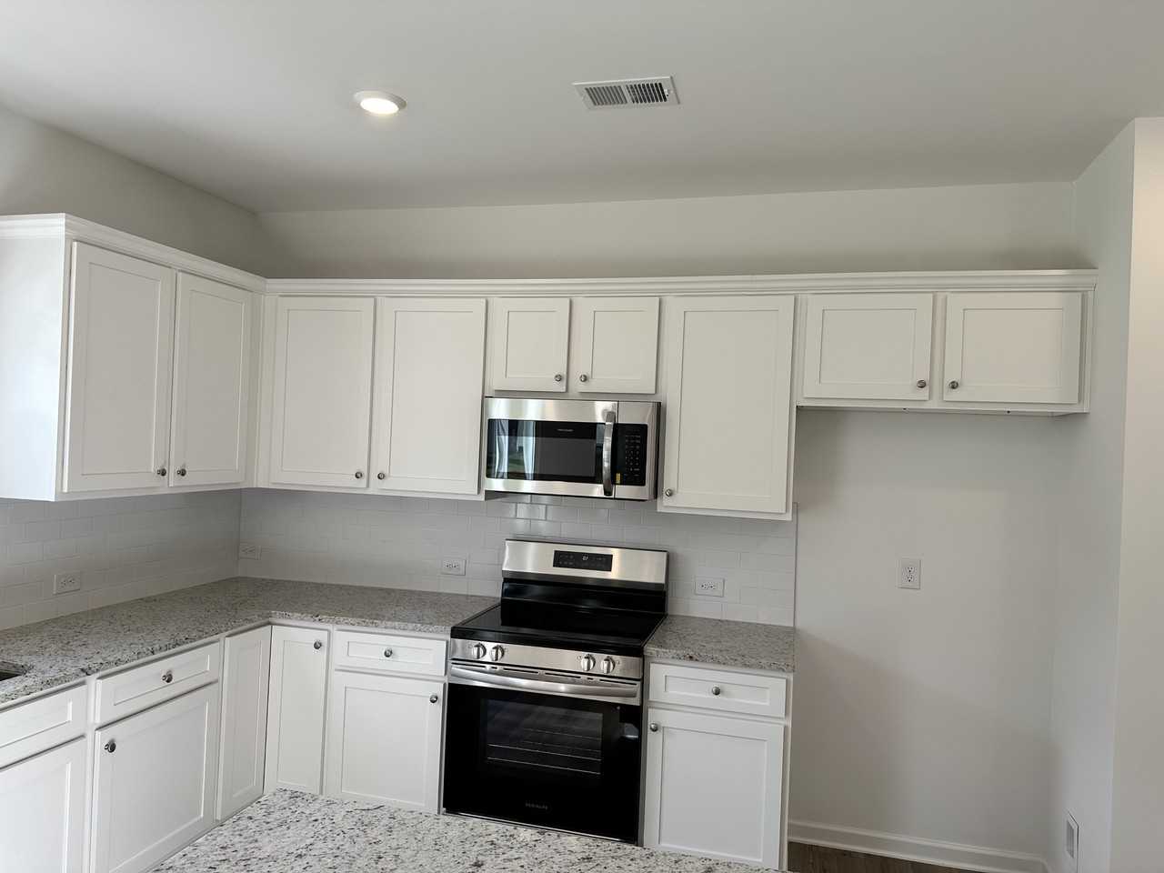 1428 Hunter Trl #NA - Photo 3 of 39