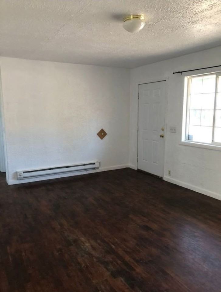 206 N Old Pacific Hwy #NA - Photo 2 of 15