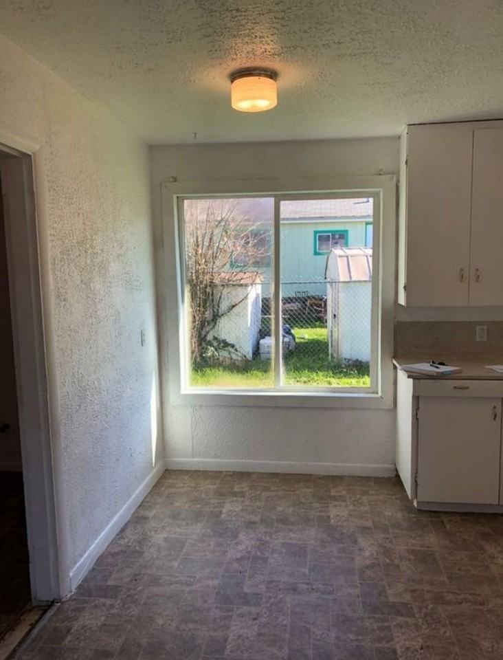 206 N Old Pacific Hwy #NA - Photo 3 of 15