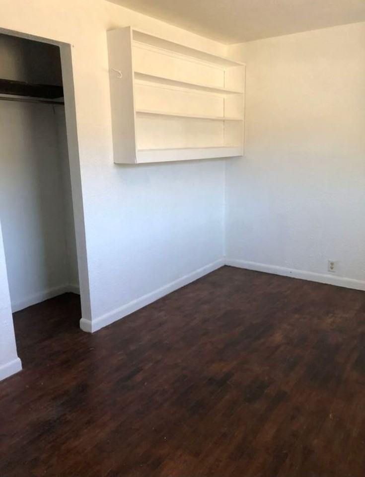 206 N Old Pacific Hwy #NA - Photo 4 of 15