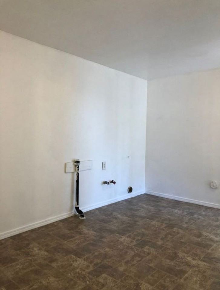206 N Old Pacific Hwy #NA - Photo 6 of 15