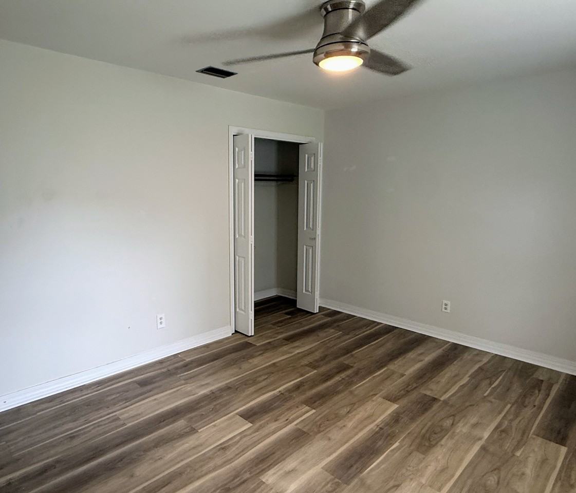 140 Broadmoor Dr #NA - Photo 5 of 9