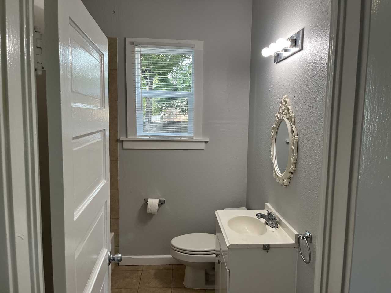 1417 W Elsmere Pl #NA - Photo 6 of 7