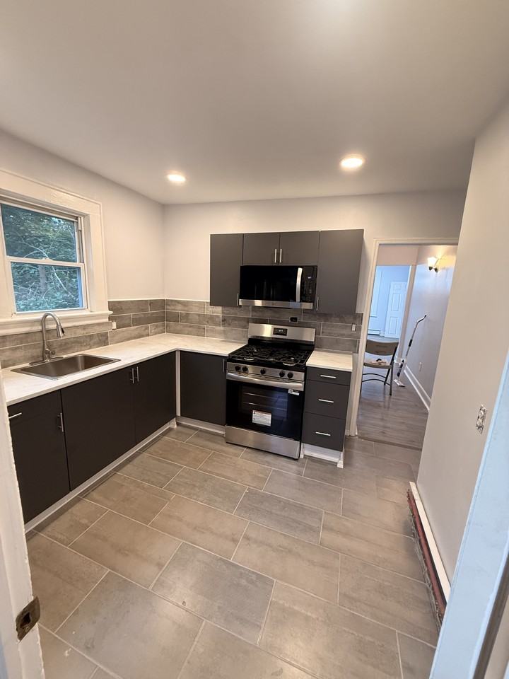 33 Vailsburg Ter #FL1 - Photo 2 of 10