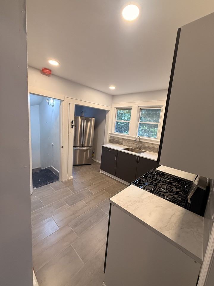 33 Vailsburg Ter #FL1 - Photo 3 of 10