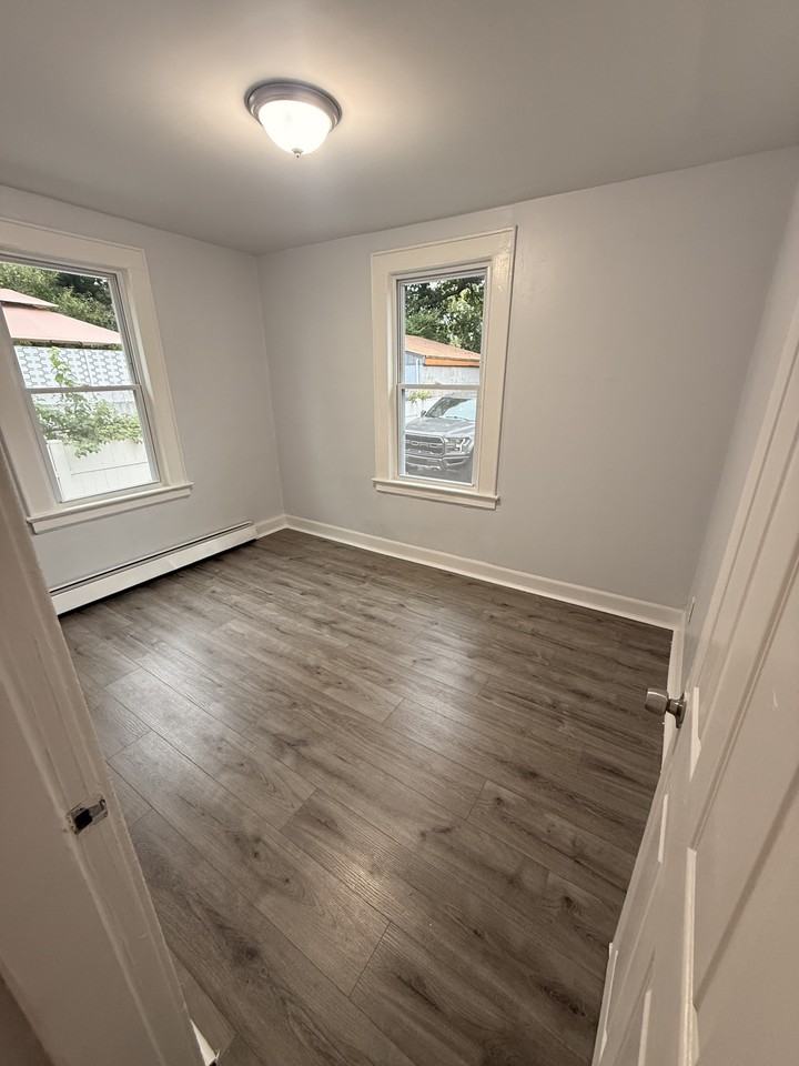 33 Vailsburg Ter #FL1 - Photo 5 of 10