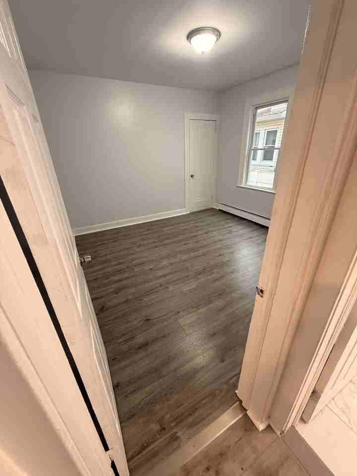 33 Vailsburg Ter #FL1 - Photo 6 of 10