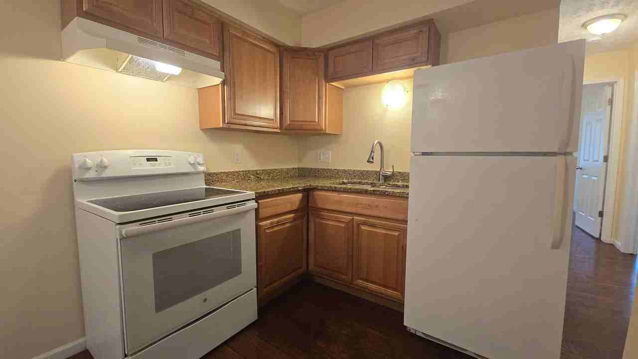 3120 Meriday Ln - Photo 3 of 9