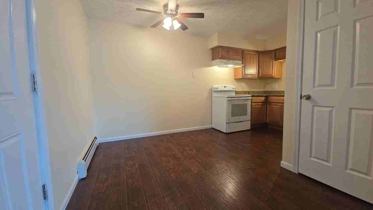 3120 Meriday Ln - Photo 4 of 9