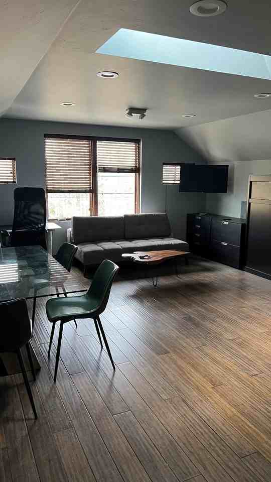 1017 Poplar St #C - Photo 3 of 7