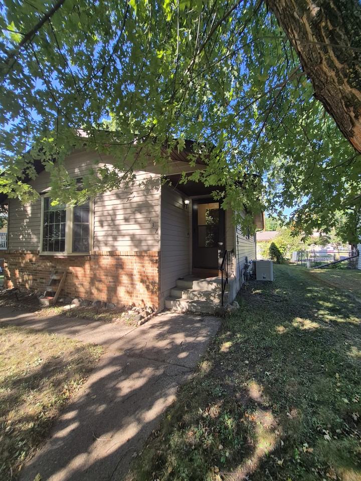 137 35th Ave N #NA - Photo 2 of 13