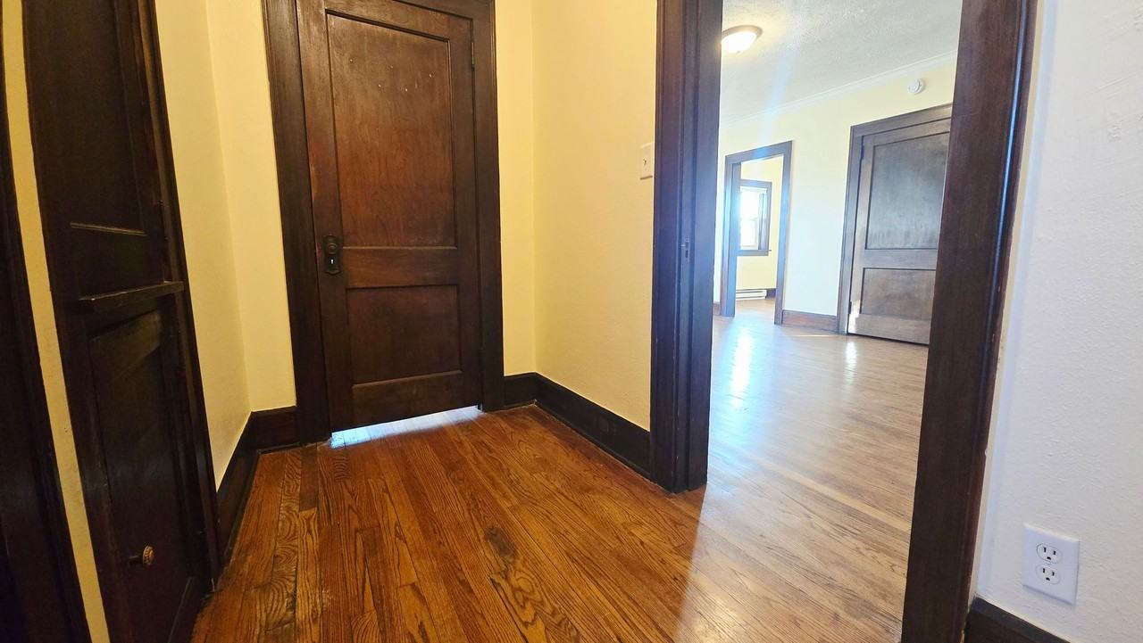 222 N 5th St - Photo 5 of 8