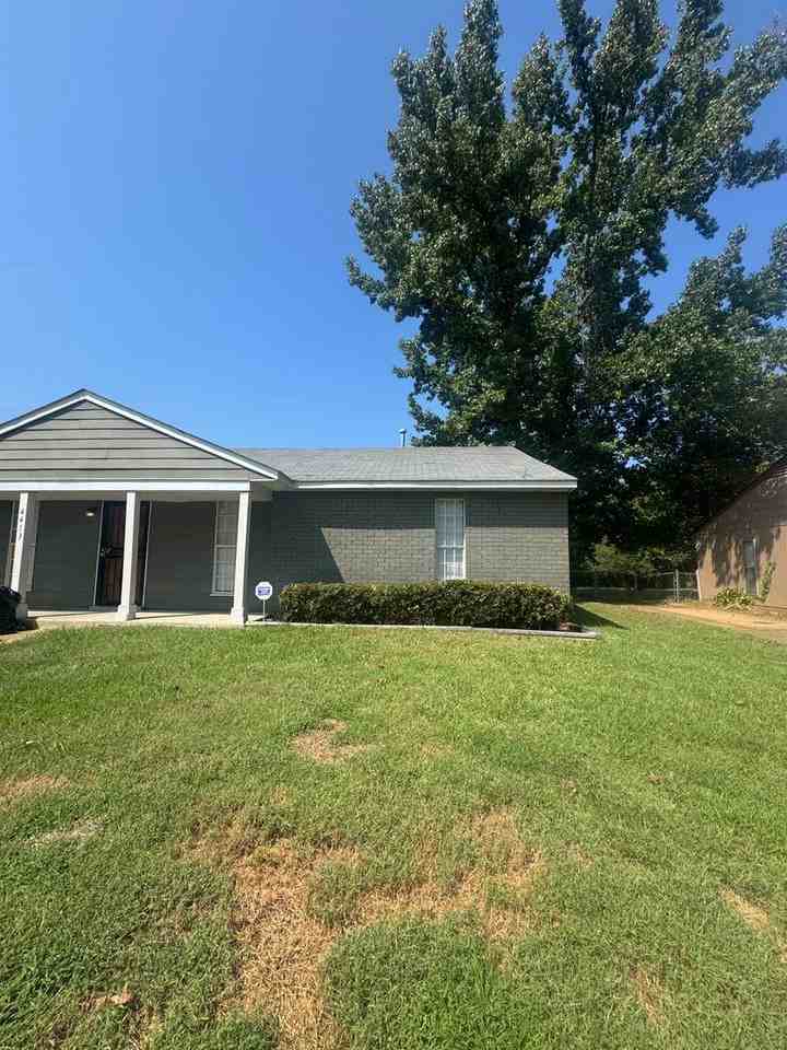4413 Howardcrest Dr - Photo 3 of 15