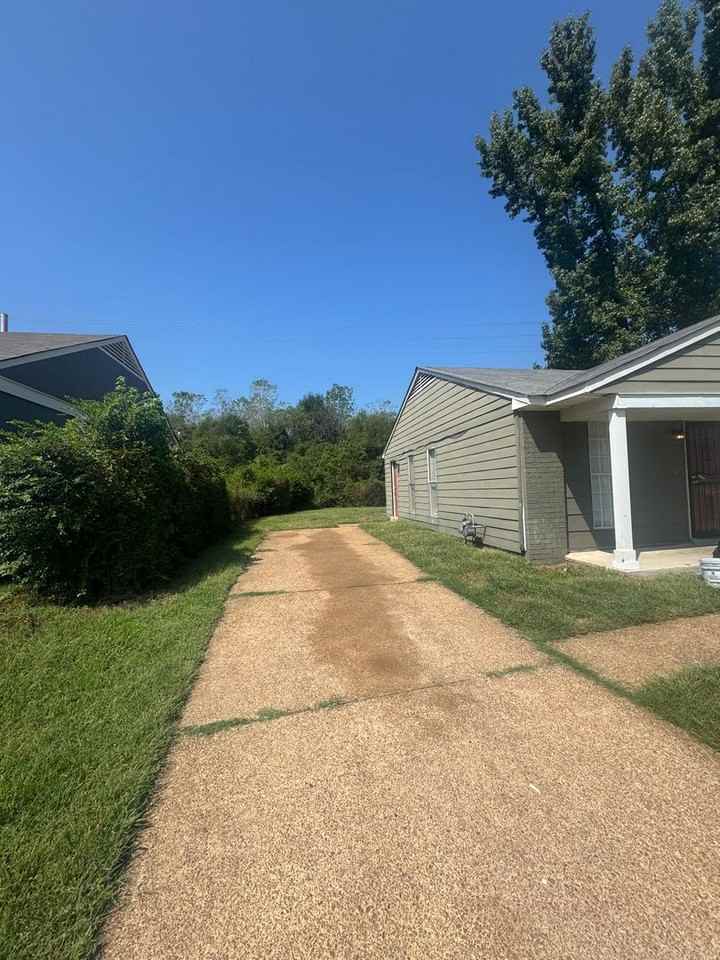 4413 Howardcrest Dr - Photo 4 of 15