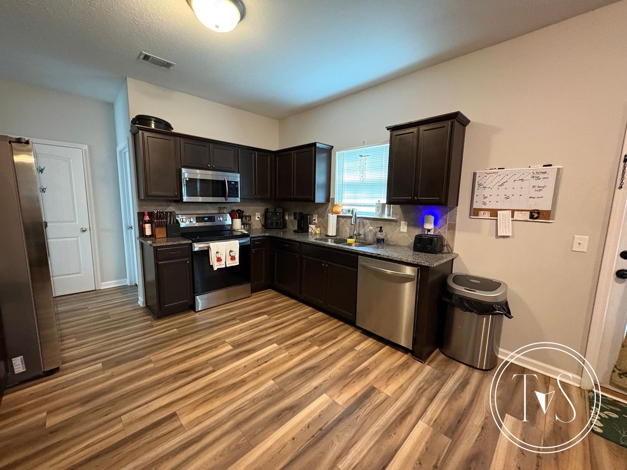 91 Ww Winn Ave - Photo 3 of 16
