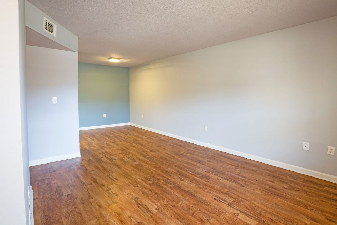 Oakley Cove Apartments - Photo 6 of 15