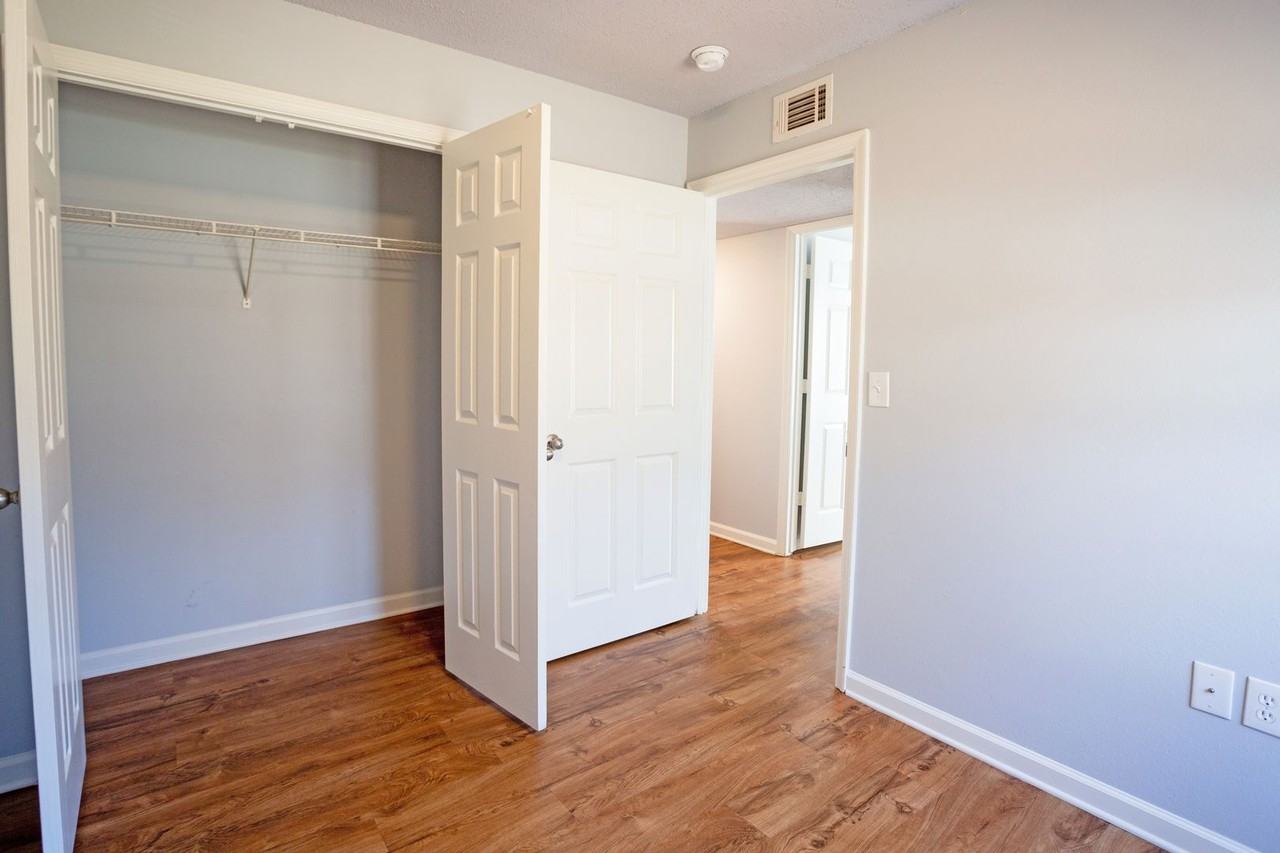 Oakley Cove Apartments - Photo 7 of 15