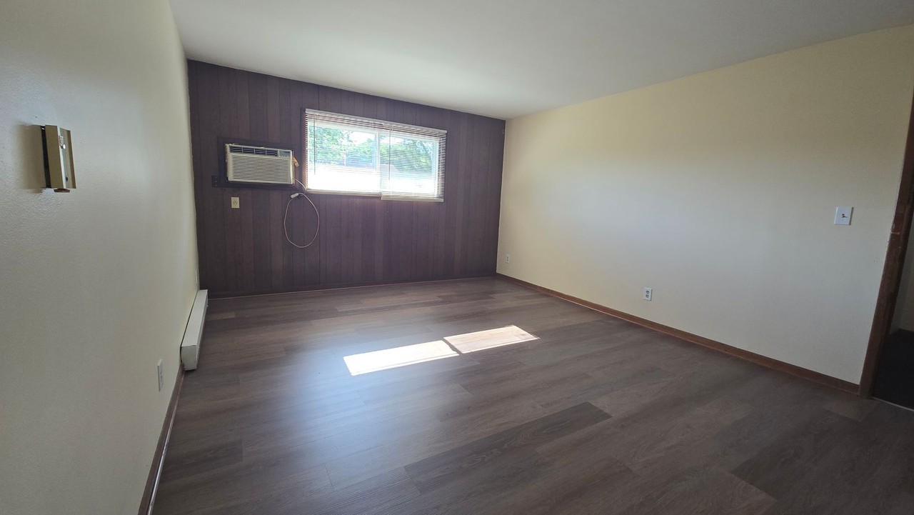 Carnaby Square Apartments - Photo 3 of 5