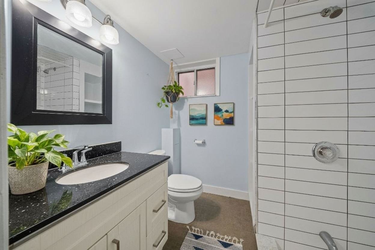 1 Cosburn Ave - Photo 4 of 6
