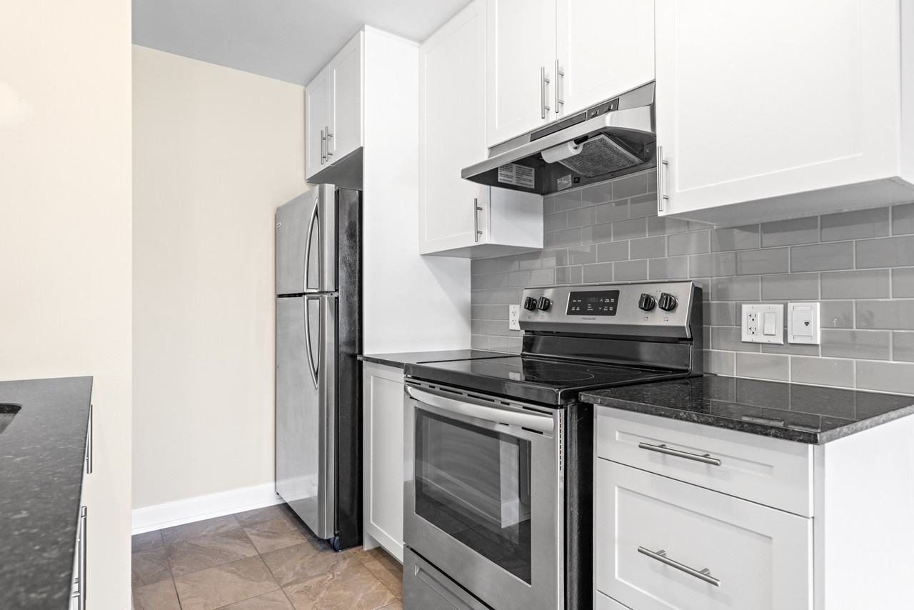 377 Solstice Crescent - Photo 3 of 15