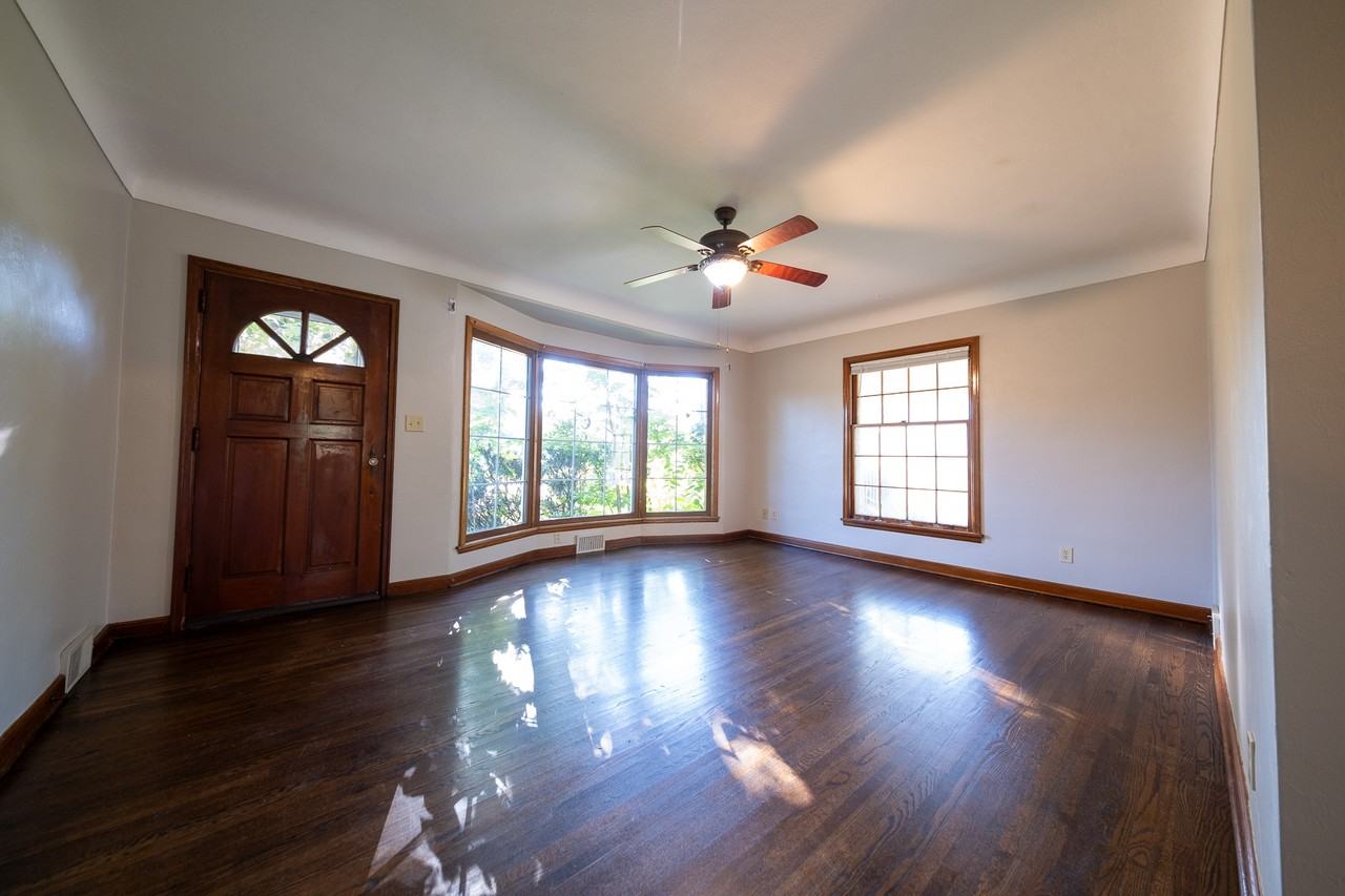 1821 Lexington Ave N #1 - Photo 4 of 25