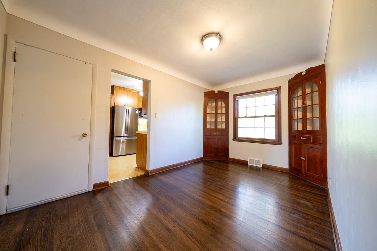 1821 Lexington Ave N #1 - Photo 5 of 25