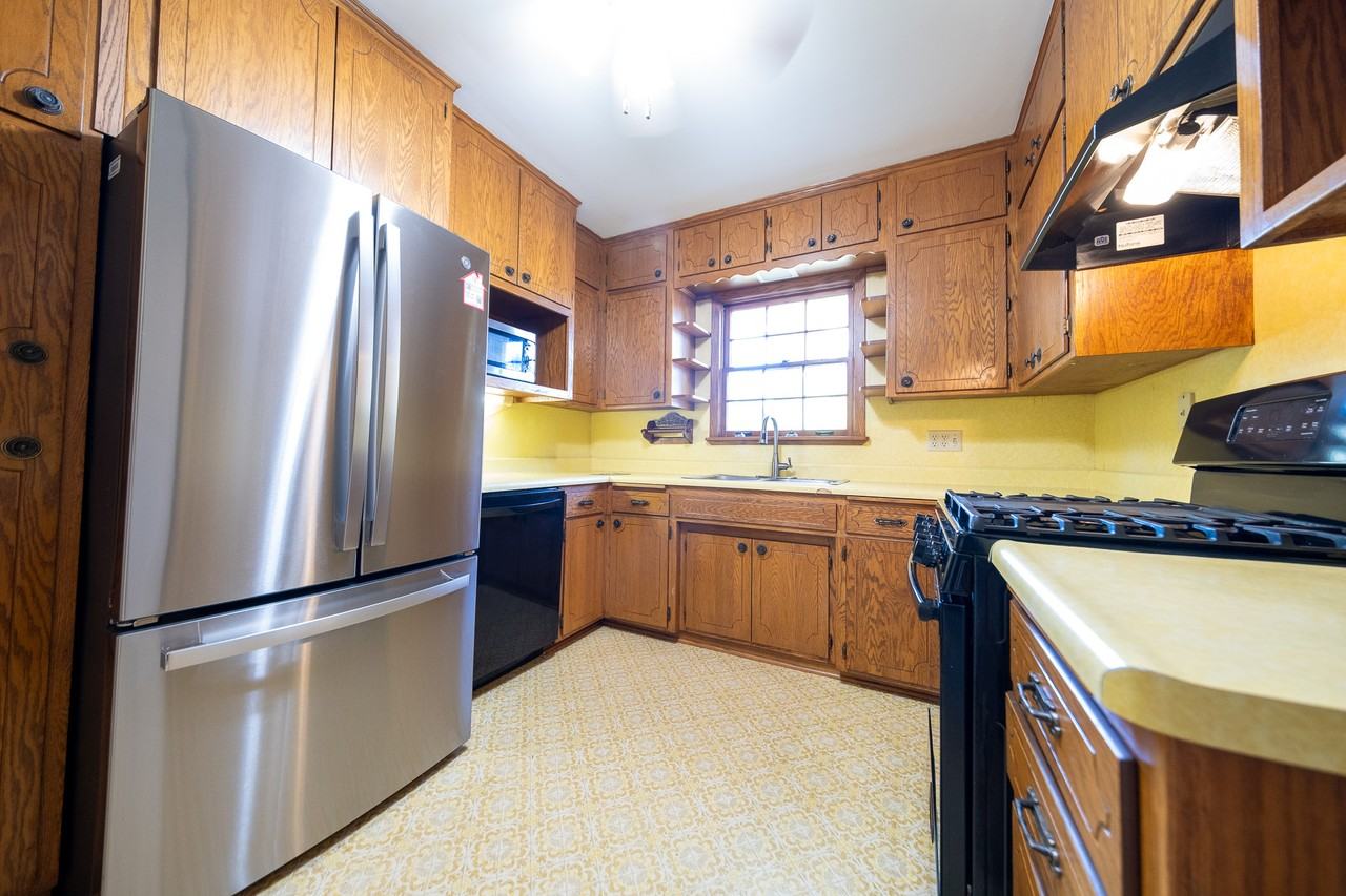 1821 Lexington Ave N #1 - Photo 6 of 25