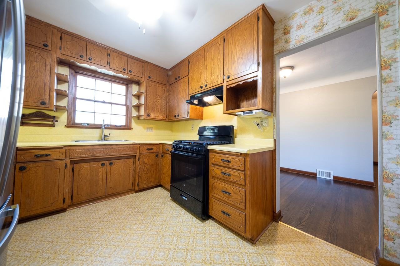 1821 Lexington Ave N #1 - Photo 7 of 25