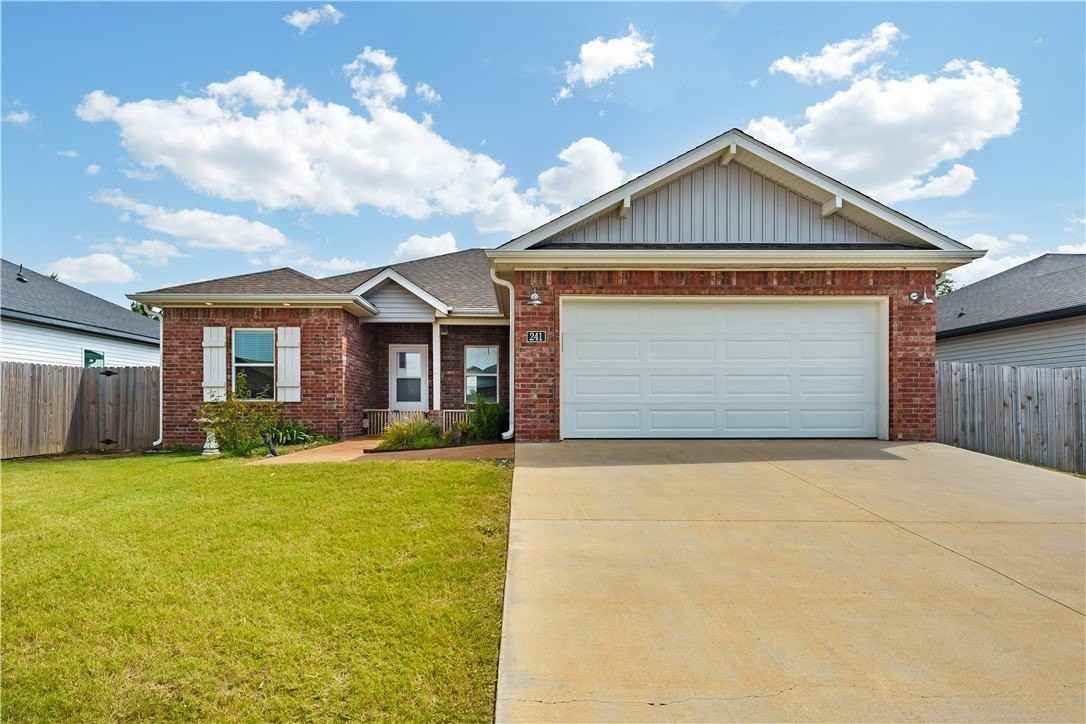 241 Williams Ct - Photo 2 of 21