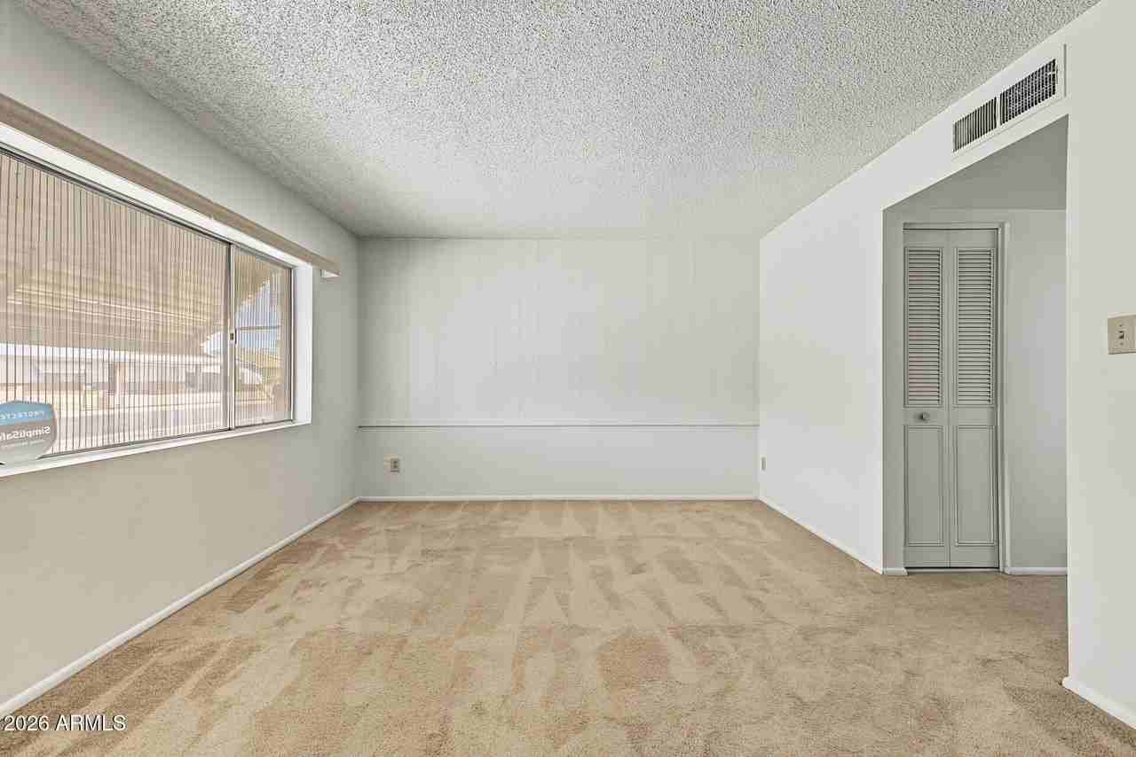 15611 N 22nd St - Photo 6 of 34