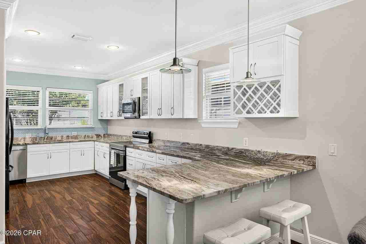 153 Oleander Cir - Photo 5 of 29